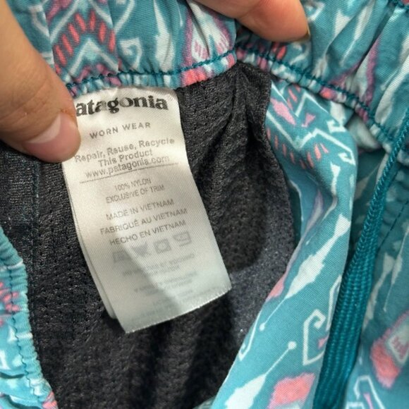 Patagonia Women’s Baggies Shorts M Teal Tribal Print Retro Nylon Swim - Picture 8 of 9